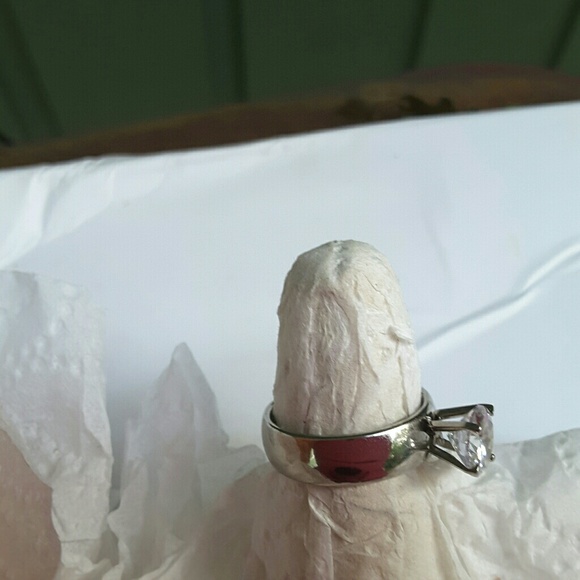 Round Brilliant Clear Stone .75  Stainless Band 8 - Picture 2 of 4